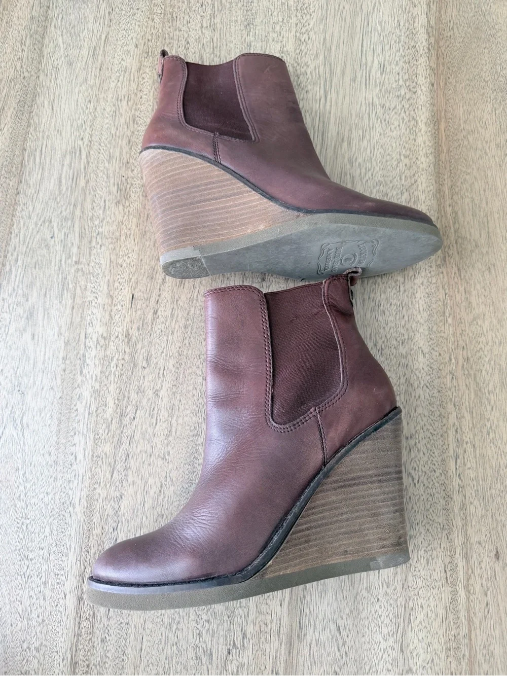 Lucky Brand Fedora brown leather wedge ankle booties womens 8 Chelsea Boots